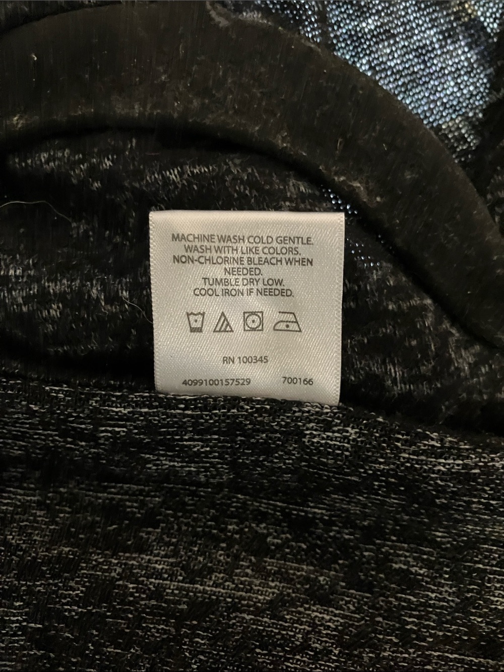 Serra Black Heather Twist-Front Long Sleeve Tee - Picture 6 of 9